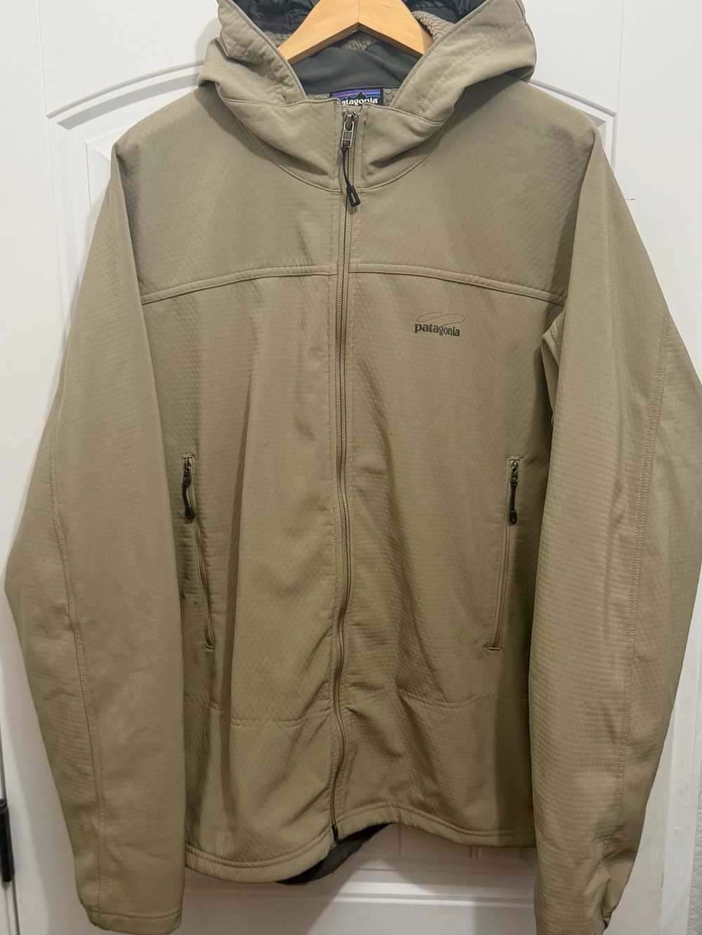 Patagonia Men’s Shelled Insulator Jacket, Beige, Size XXL, 81820